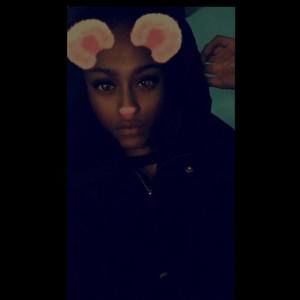 Meet your Posher, Dominique